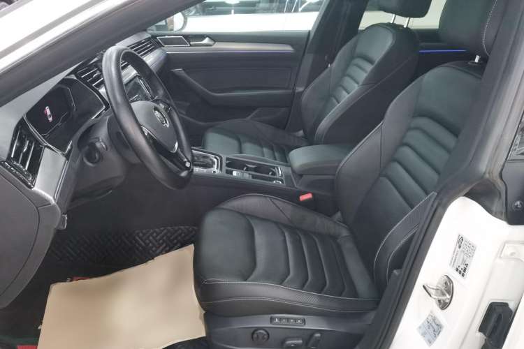 Used Volkswagen CC 2020 330TSI Glamour Edition China VI Standard Left Front Seat