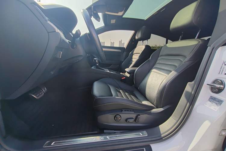 Used Volkswagen CC 2020 330TSI Glamour Edition China VI Standard Left Front Seat