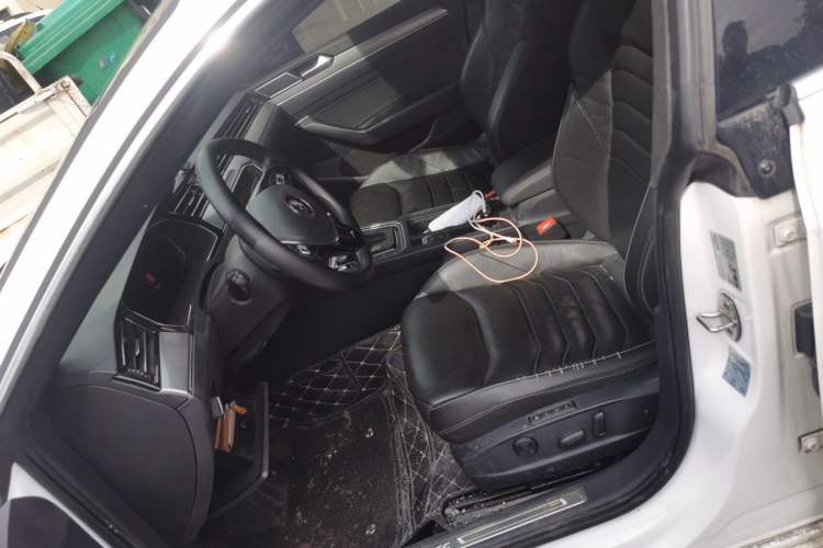Used Volkswagen CC 2020 330TSI Glamour Edition China VI Standard Left Front Seat
