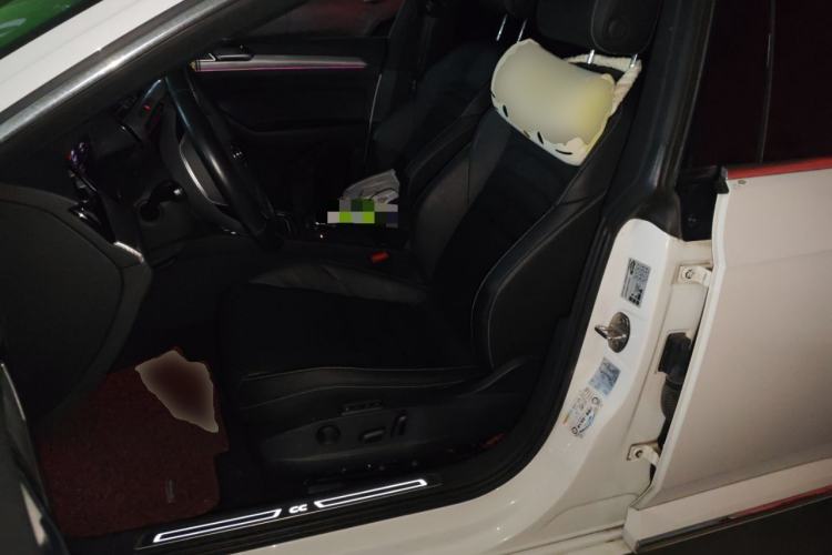 Used Volkswagen CC 2020 330TSI Glamour Edition China VI Standard Left Front Seat