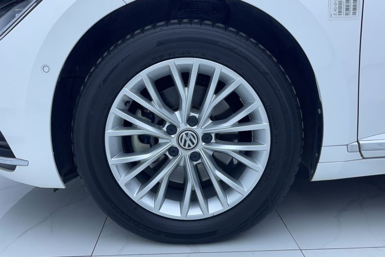 Used Volkswagen CC 2020 330TSI Glamour Edition China VI Standard Left Front Wheel Hub