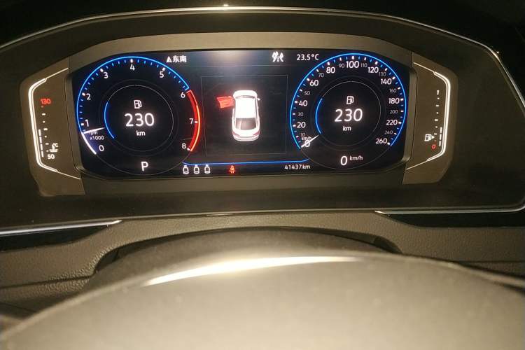 Used Volkswagen CC 2020 330TSI Glamour Edition China VI Standard Odometer Close Up