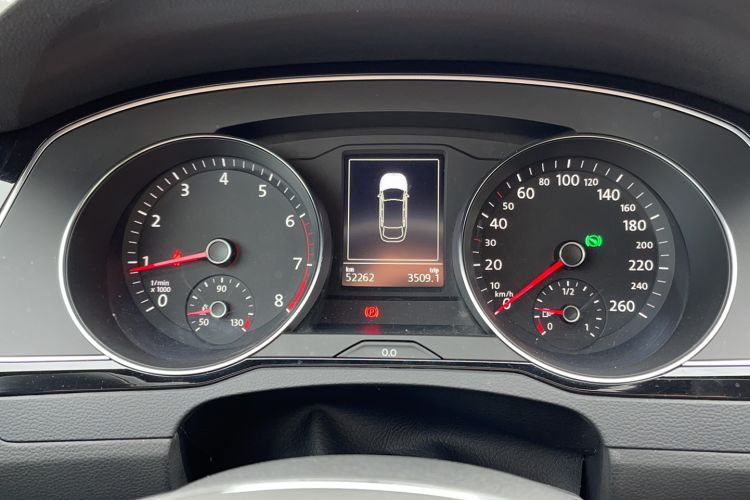Used Volkswagen CC 2020 330TSI Huayan Edition China VI Standard Odometer Close Up