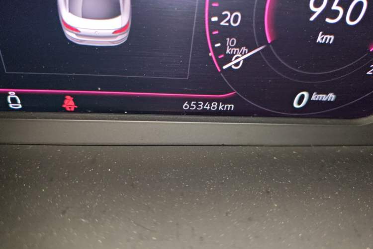 Used Volkswagen CC 2020 330TSI Glamour Edition China VI Standard Odometer Close Up