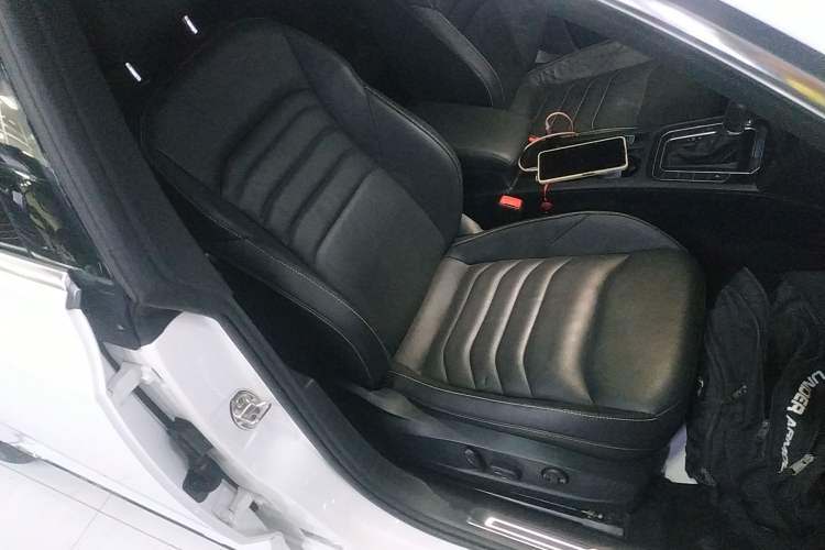 Used Volkswagen CC 2020 330TSI Glamour Edition China VI Standard Right Front Seat