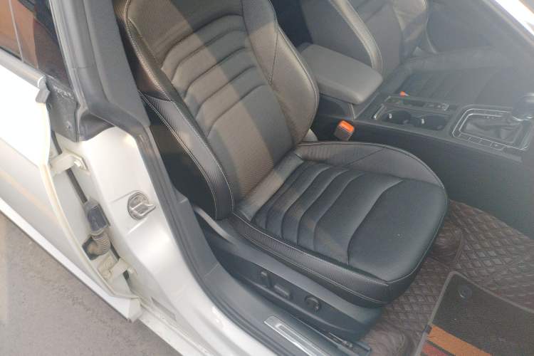 Used Volkswagen CC 2020 330TSI Glamour Edition China VI Standard Right Front Seat