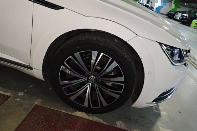Used Volkswagen CC 2020 330TSI Glamour Edition China VI Standard Right Front Wheel Hub