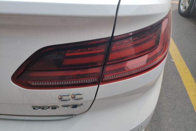 Used Volkswagen CC 2020 330TSI Glamour Edition China VI Standard Right Rear Taillight