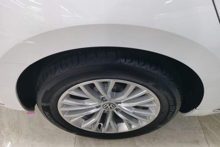 Used Volkswagen CC 2020 330TSI Glamour Edition China VI Standard Right Rear Wheel Hub