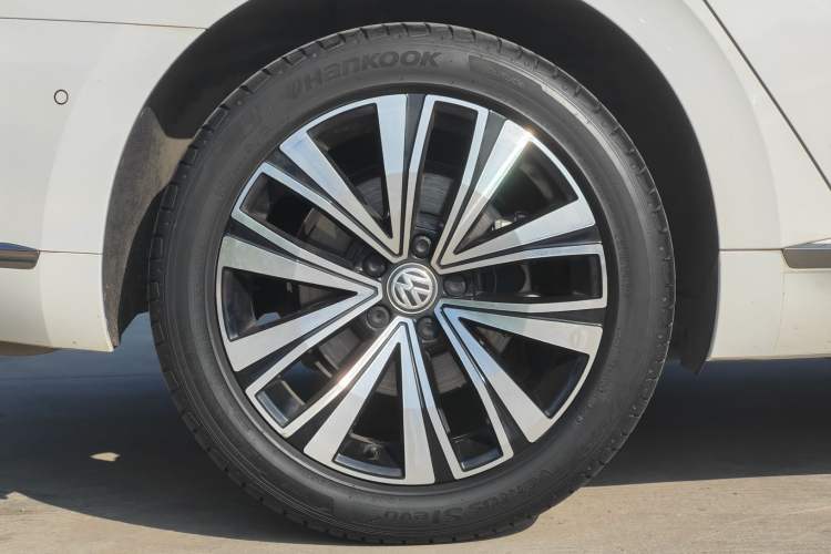 Used Volkswagen CC 2020 330TSI Glamour Edition China VI Standard Right Rear Wheel Hub
