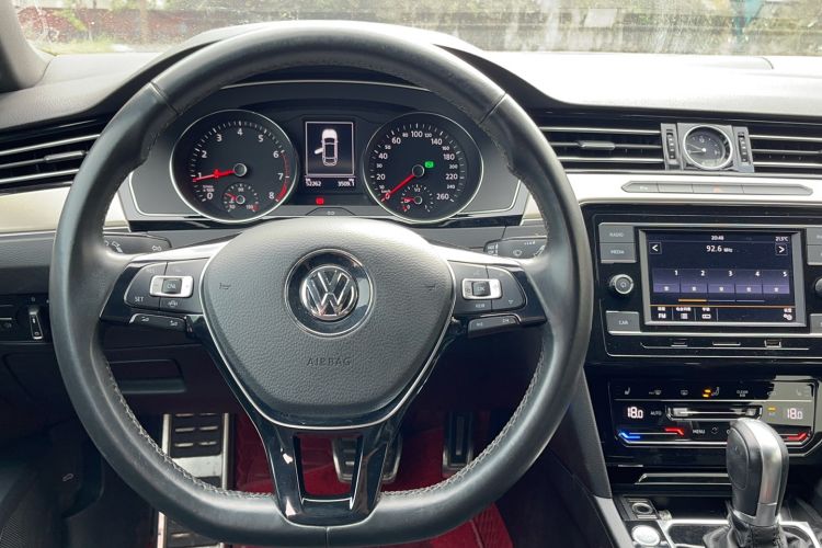 Used Volkswagen CC 2020 330TSI Huayan Edition China VI Standard Steering Wheel
