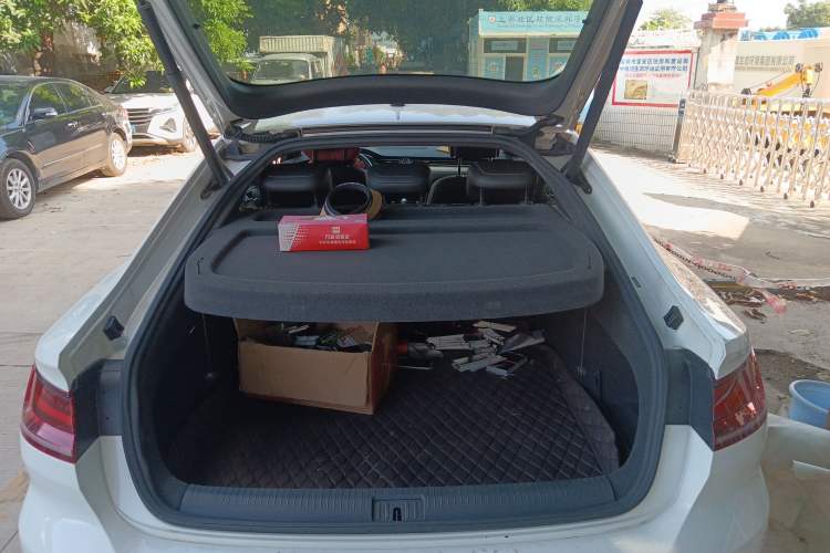 Used Volkswagen CC 2020 330TSI Huayan Edition China VI Standard Trunk