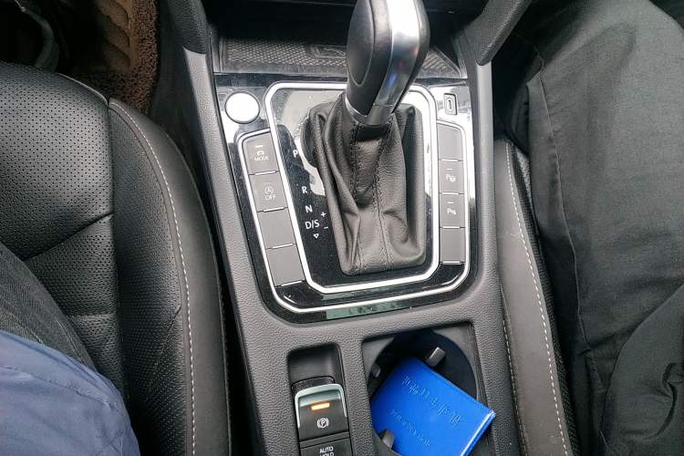 Used Volkswagen CC 2021 380TSI Striking Edition Gear Lever