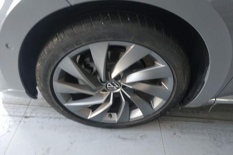 Used Volkswagen CC 2021 380TSI Striking Edition Left Front Wheel Hub