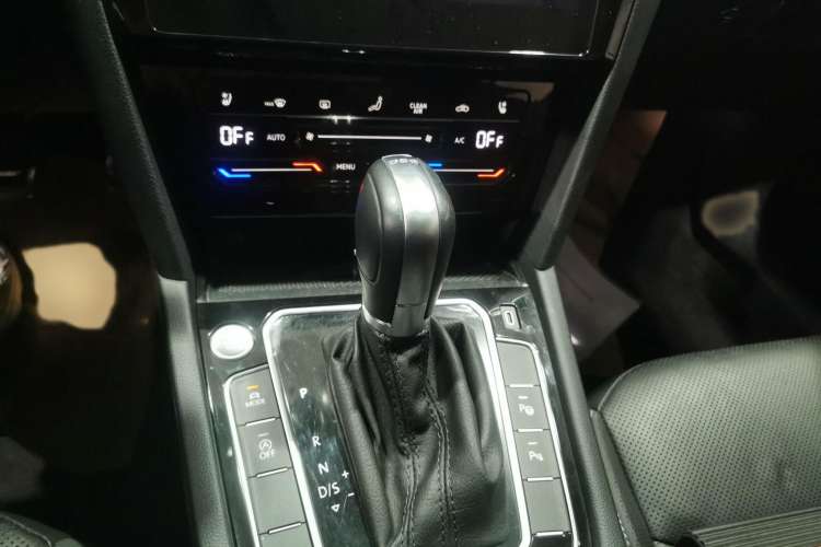 Used Volkswagen CC 2021 Estate Car 380TSI Vizion Edition Gear Lever