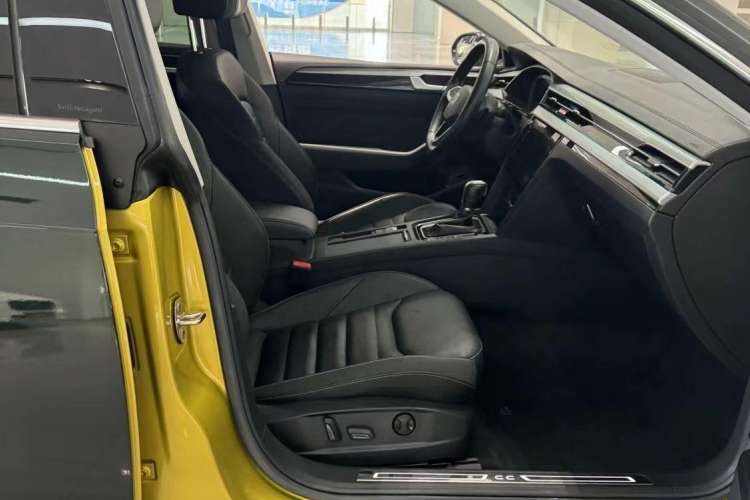 Used Volkswagen CC 2021 Estate Car 380TSI Vizion Edition Right Front Seat