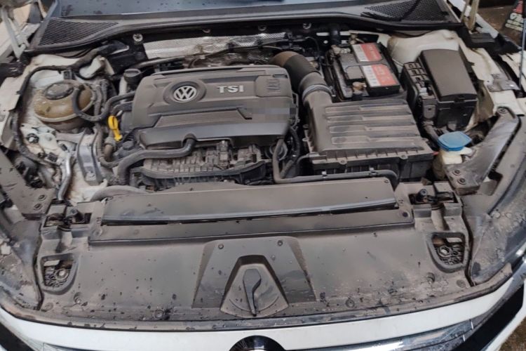 Used Volkswagen CC  Engine Bay