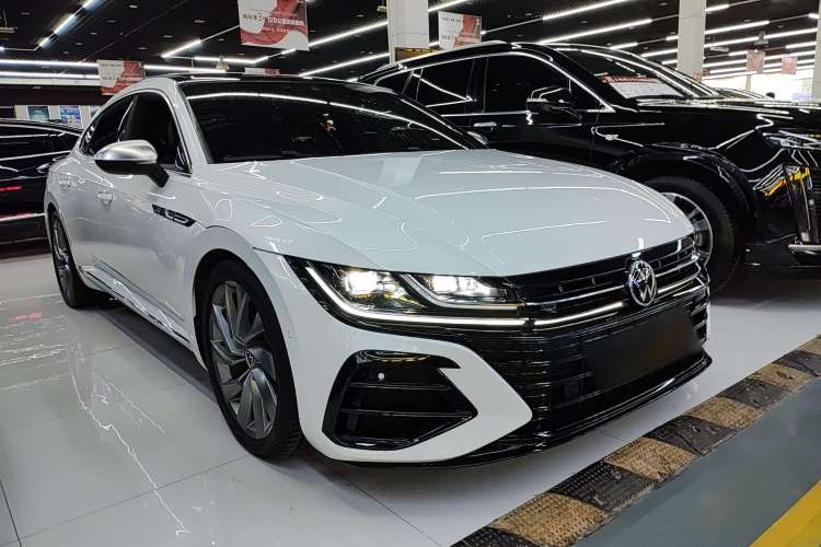 Used Volkswagen CC 2021 380TSI Striking Edition Front Right 45 Deg