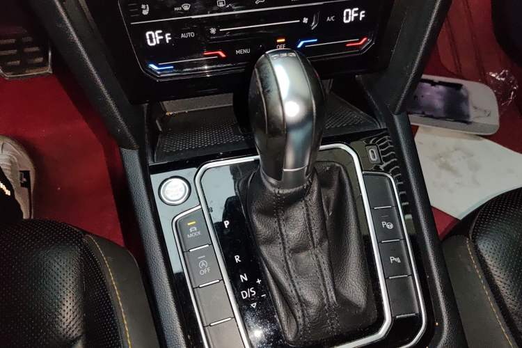 Used Volkswagen CC  Gear Lever