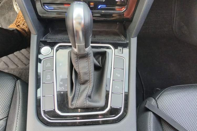Used Volkswagen CC 2021 Estate Car 380TSI Vizion Edition Gear Lever