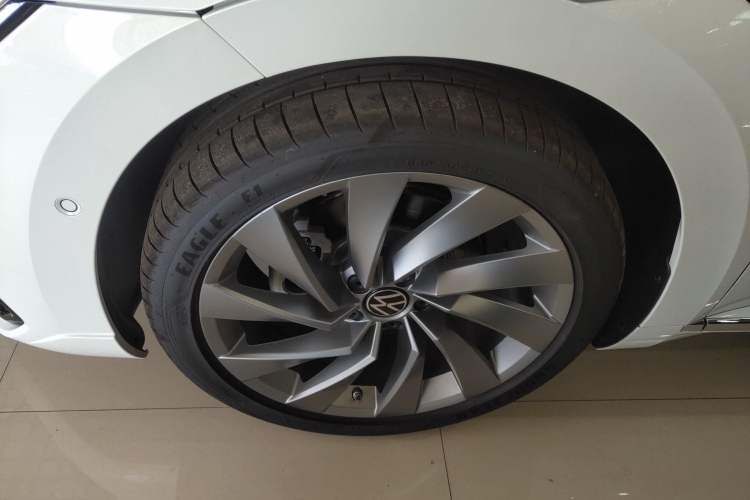 Used Volkswagen CC 2021 380TSI Striking Edition Left Front Wheel Hub