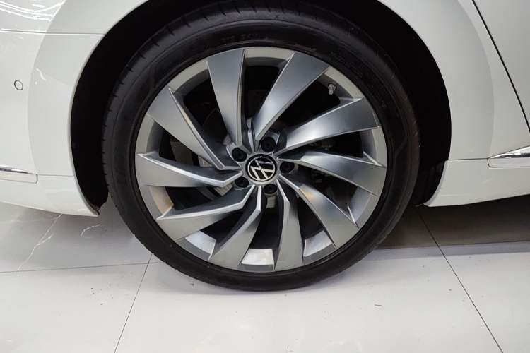 Used Volkswagen CC 2021 380TSI Striking Edition Right Rear Wheel Hub