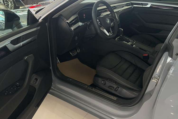 Used Volkswagen CC 2023 380TSI Striking Edition Interior 2