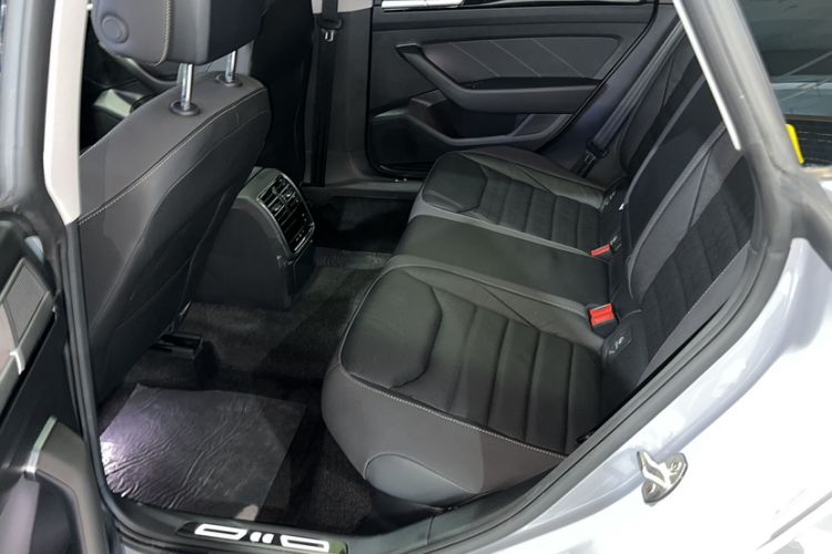 Used Volkswagen CC 2023 Hunting Vehicle 380TSI Hunter's Heart Edition Interior 3