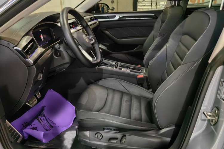 Used Volkswagen CC 2023 Hunting Vehicle 380TSI Hunter's Heart Edition Interior 6