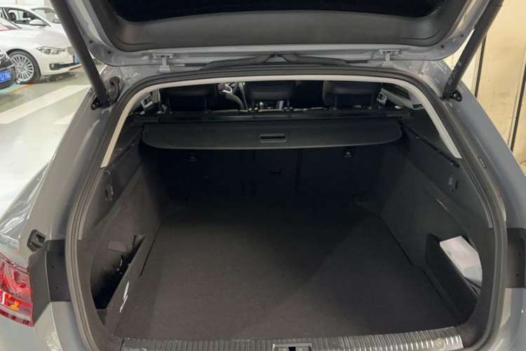 Used Volkswagen CC 2023 Hunting Vehicle 380TSI Hunter's Heart Edition Interior 7