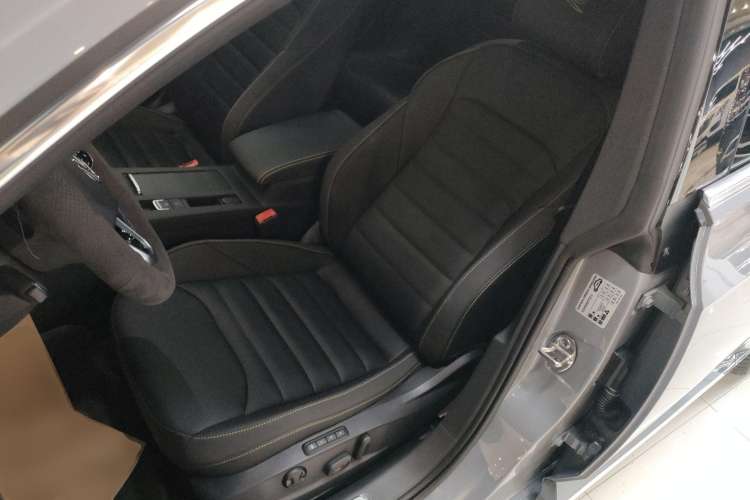 Used Volkswagen CC 2023 380TSI Striking Edition Left Front Seat