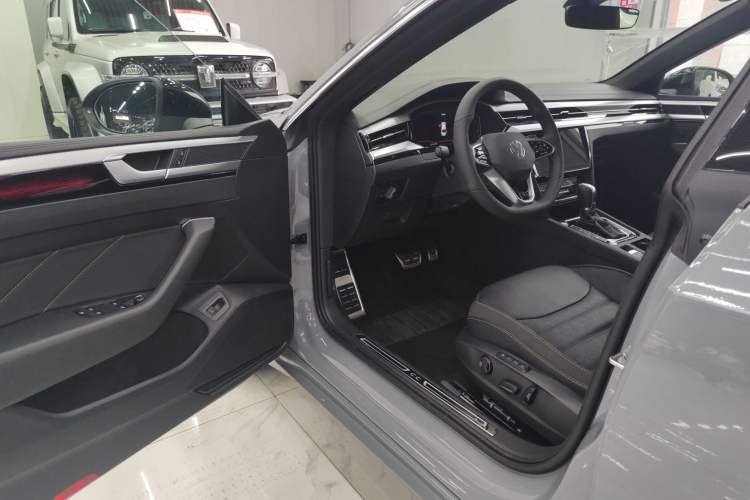 Used Volkswagen CC 2023 380TSI Striking Edition Interior 2