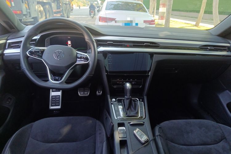 Used Volkswagen CC 2023 330TSI Ignite Edition Center Console