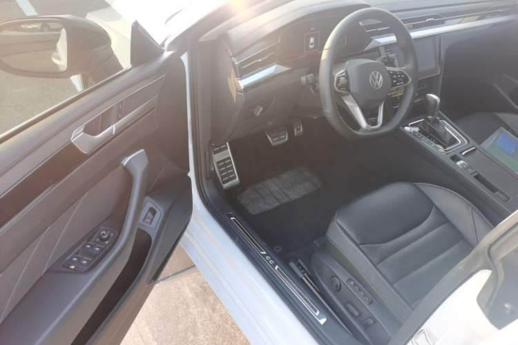 Used Volkswagen CC 2023 380TSI Striking Edition Driver Seat