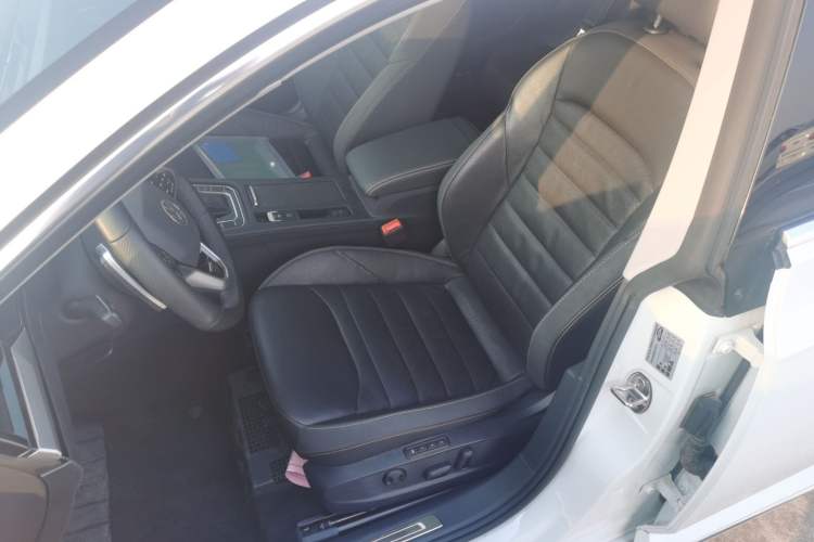 Used Volkswagen CC 2023 380TSI Striking Edition Left Front Seat