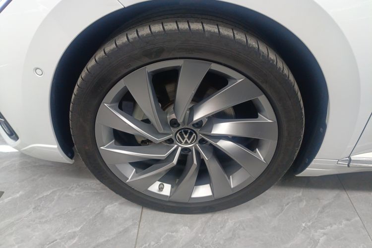 Used Volkswagen CC 2023 380TSI Striking Edition Left Front Wheel Hub