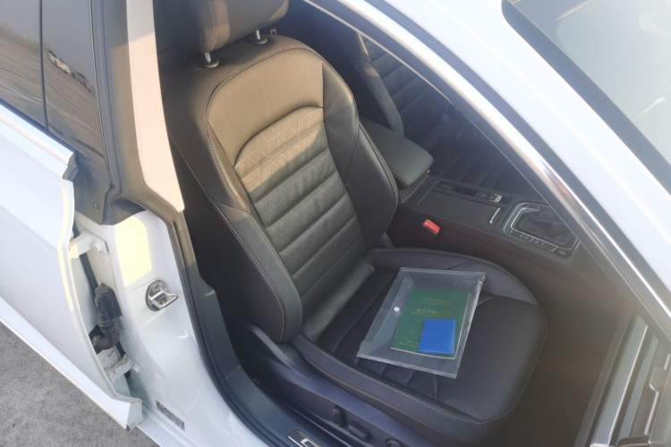 Used Volkswagen CC 2023 380TSI Striking Edition Right Front Seat