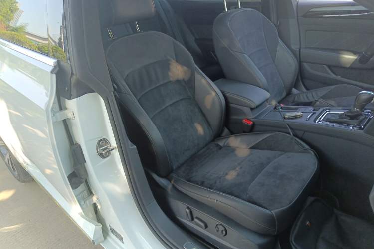 Used Volkswagen CC 2023 330TSI Ignite Edition Right Front Seat