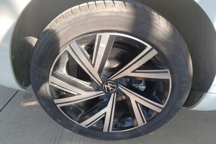 Used Volkswagen CC 2023 330TSI Ignite Edition Right Rear Wheel Hub