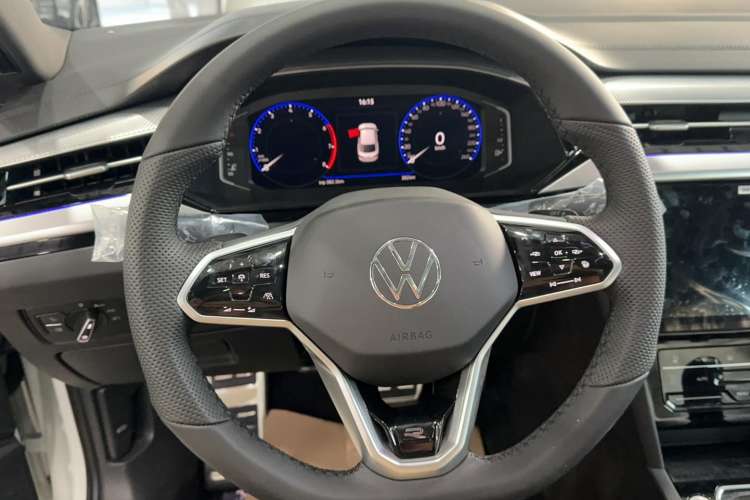 Used Volkswagen CC 2023 380TSI Striking Edition Steering Wheel