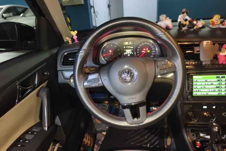Used Volkswagen Cross Lavida 2014 1.4TSI DSG Steering Wheel