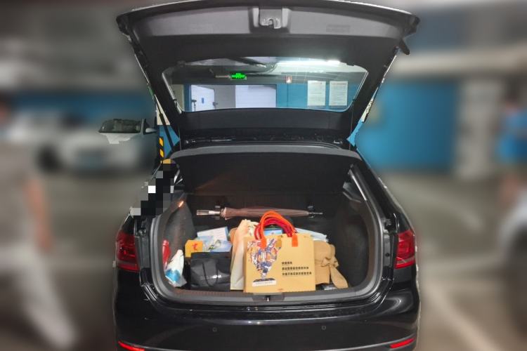 Used Volkswagen Cross Lavida 2014 1.4TSI DSG Trunk