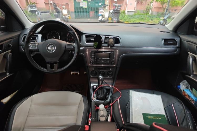 Used Volkswagen Cross Lavida 2014 1.4TSI DSG Center Console