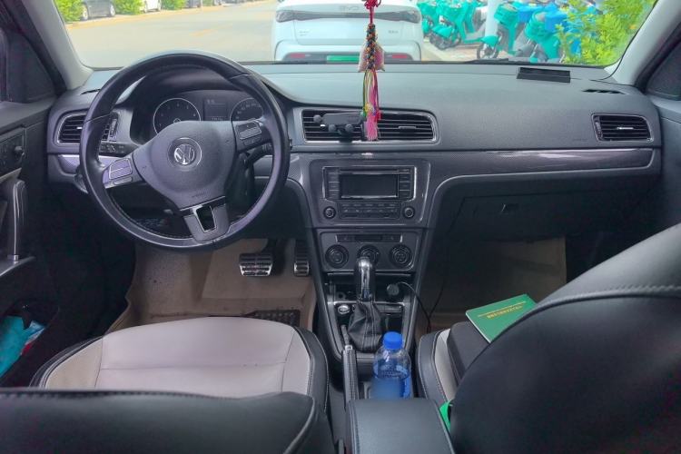 Used Volkswagen Cross Lavida 2014 1.4TSI DSG Center Console