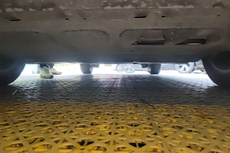 Used Volkswagen Cross Lavida 2014 1.6L Automatic Chassis Front