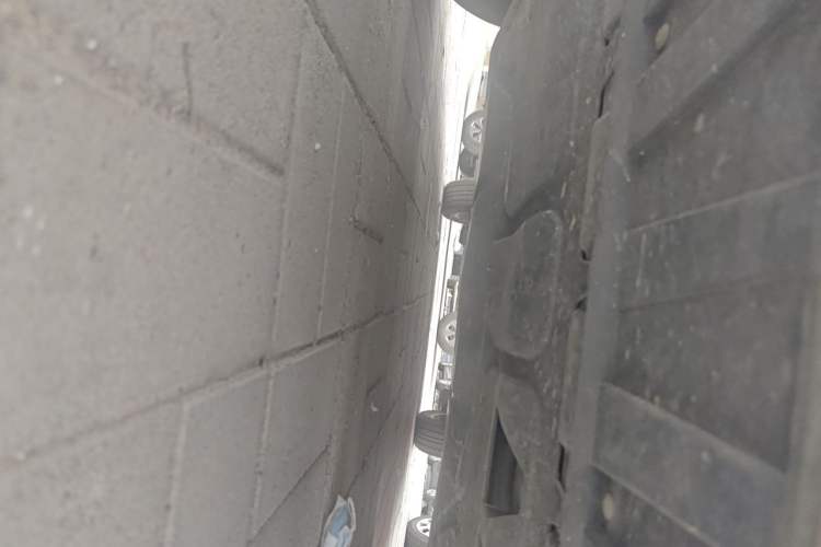 Used Volkswagen Cross Lavida 2014 1.6L Automatic Chassis Front