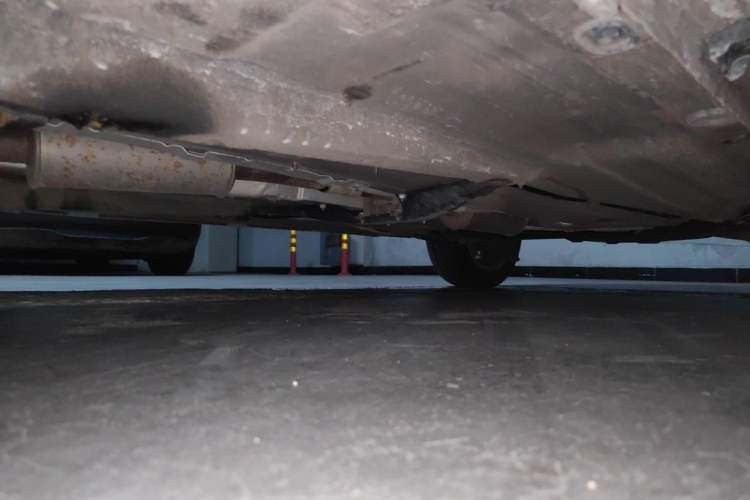 Used Volkswagen Cross Lavida 2014 1.6L Automatic Chassis Front Left