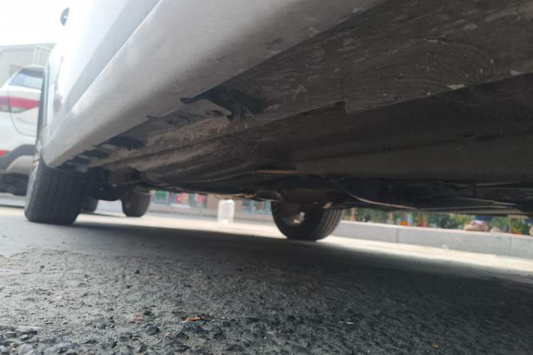 Used Volkswagen Cross Lavida 2014 1.6L Automatic Chassis Front Right