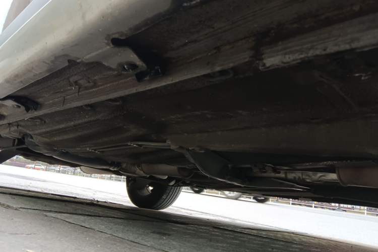 Used Volkswagen Cross Lavida 2014 1.6L Automatic Chassis Front Right