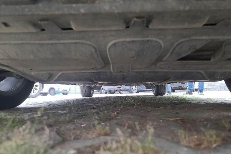 Used Volkswagen Cross Lavida 2014 1.6L Automatic Chassis Front
